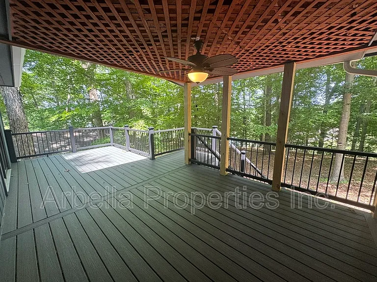 1029 Surmont Ct — Photo 9