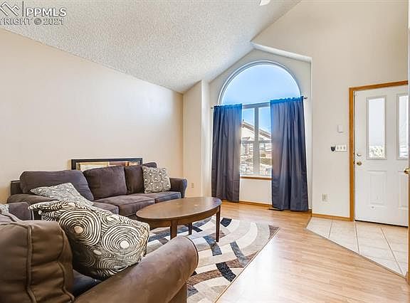 5th image of 983 White Stone Way