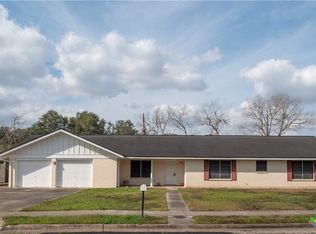 301 Birchwood Dr, Victoria, TX 77901