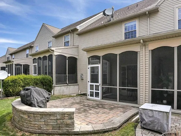 5590 Twilight Dr — Photo 22