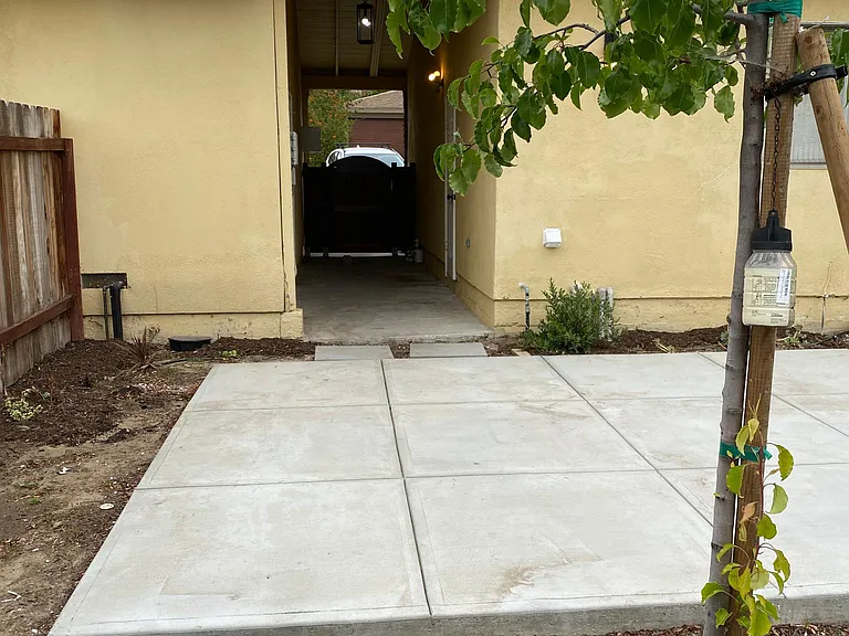 backyard: looking at breezeway