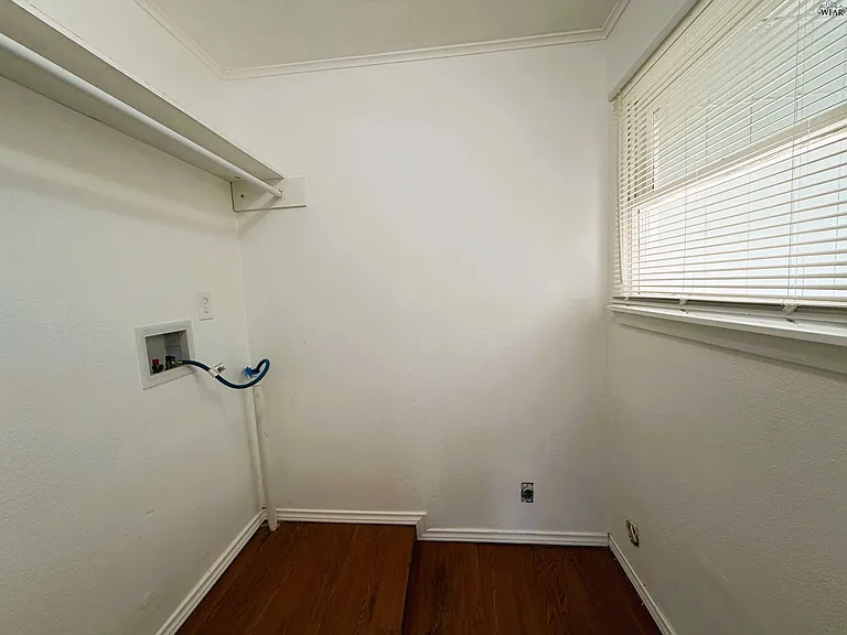 2951 Moffett Ave — Photo 13