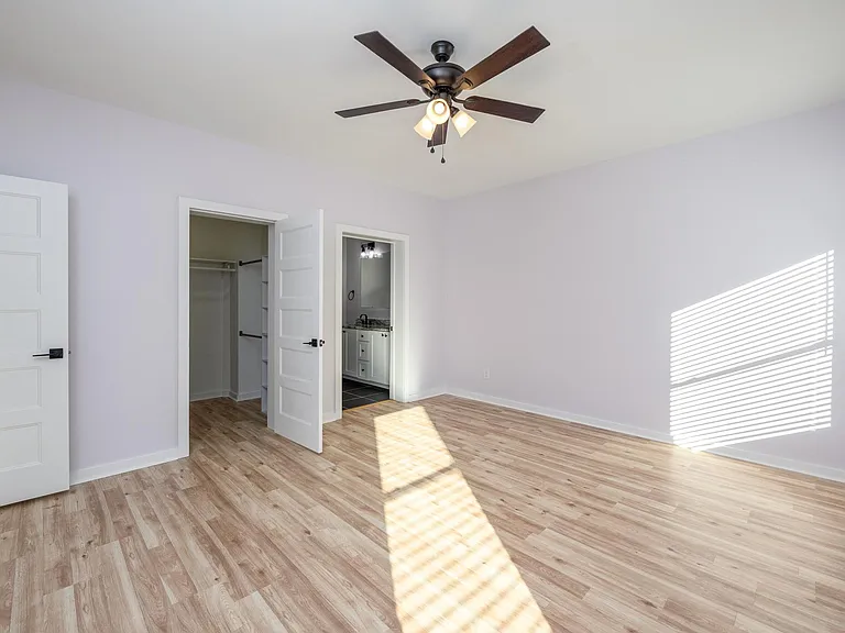 7039 Executive Cir — Photo 18