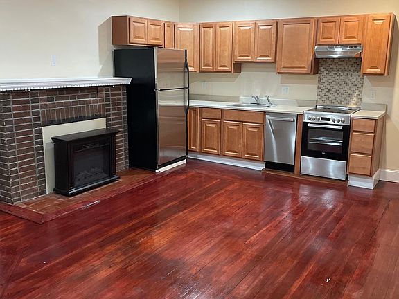 2nd image of 194 Glenwood Ave #1F