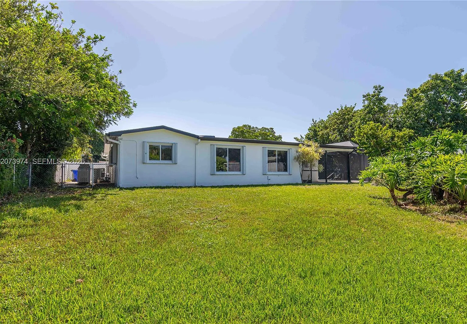 5 bed, 2300 sqft, $5,500 — Photo 3