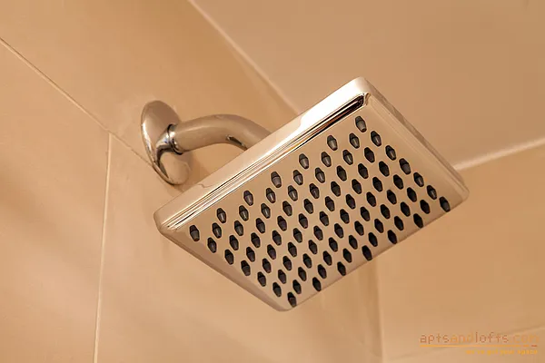 Sold by aptsandlofts.com | media 27