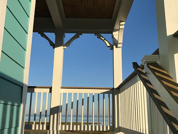 4th image of 22410 Bay Vista Dr