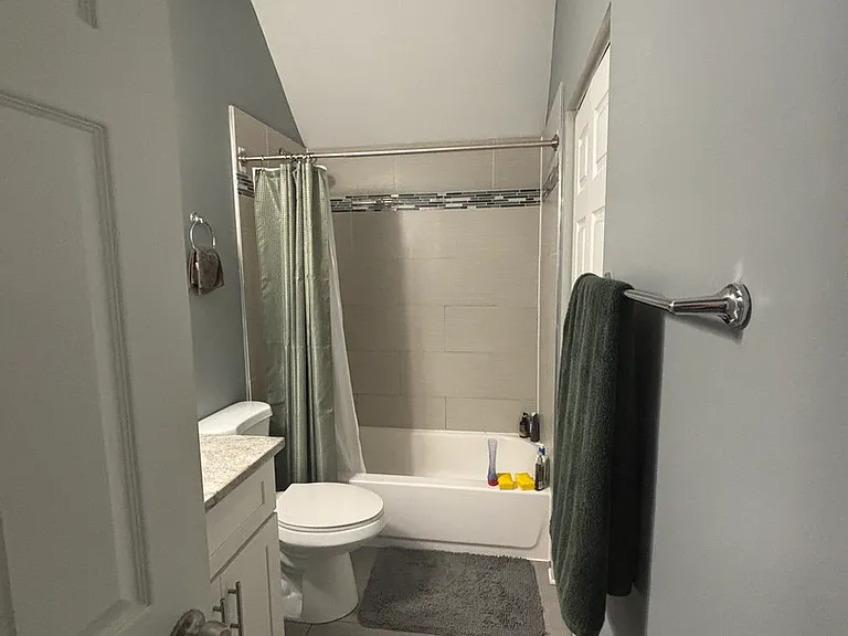 1300 N Greenview Ave #3F — Photo 5