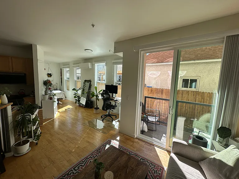 2422 Tremont Pl #103 — Photo 9