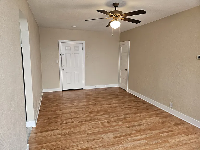 110 S Fond Du Lac Ave #5 — Photo 13