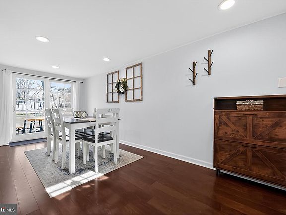 5th image of 111 Gable Rd