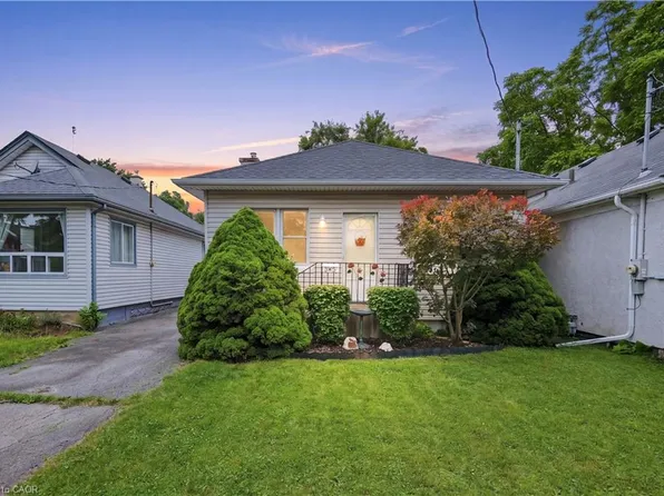 35 Chetwood St, Saint Catharines, ON L2S 1K3