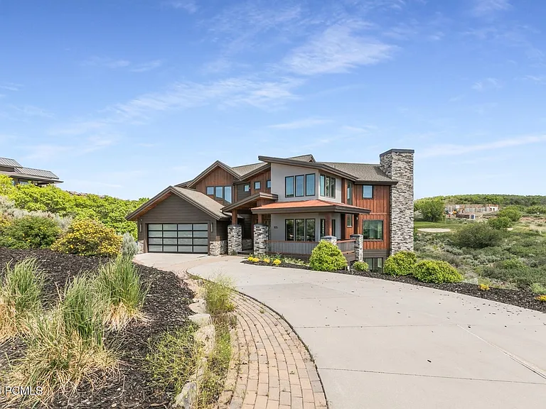 1135 E Lasso Trl — Photo 42