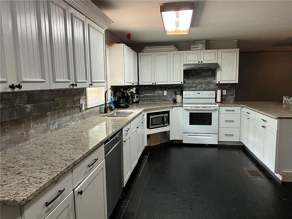 2nd image of 2936 Manor Ct