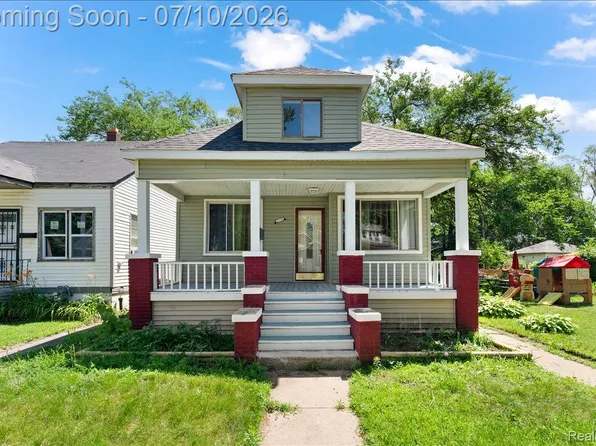 17196 Shields St, Hamtramck, MI 48212