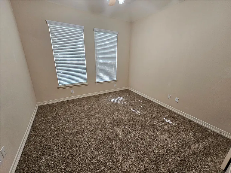 3218 Waters Edge Dr — Photo 39