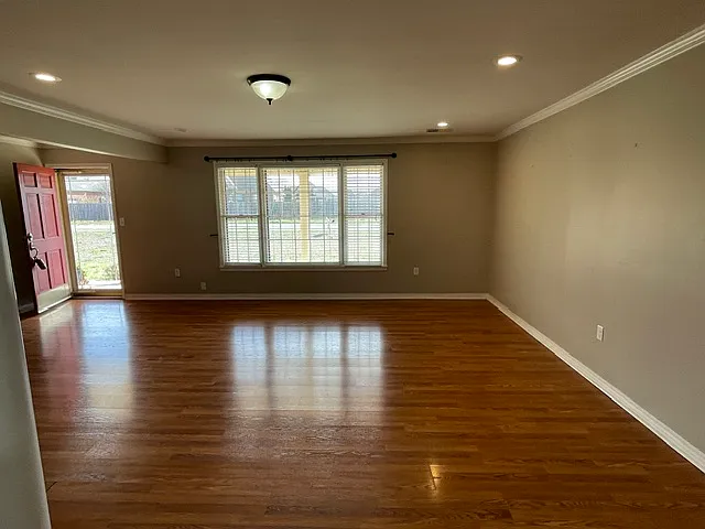 2202 Harding Ave — Photo 13