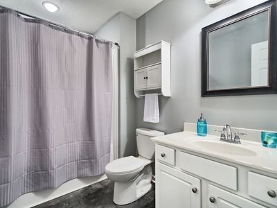 (Undisclosed Address), Oak Grove, KY, 42262