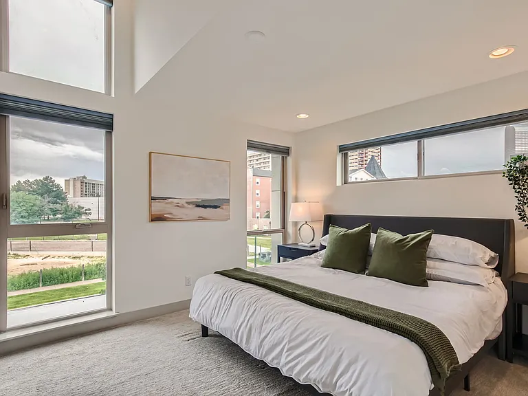 2407 Court Pl — Photo 22