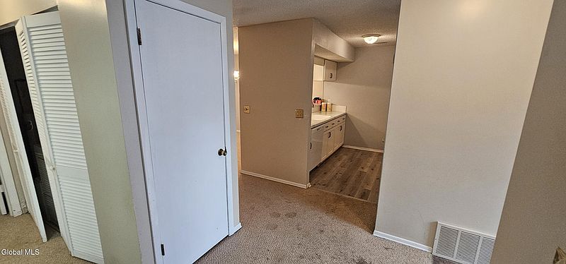 5th image of 45 Carriage Road