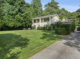 745 Glenairy Dr, Sandy Springs, GA 30328