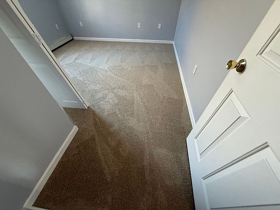 5th image of 570 Montgomery St W #1