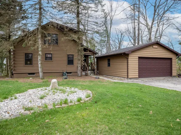 14601 Brookhurst Dr, Cement City, MI 49233