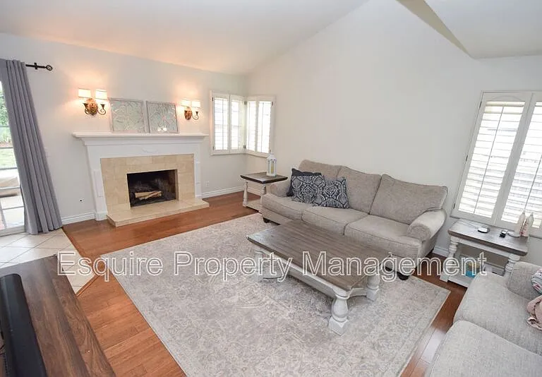 9014 McCloud Dr — Photo 3