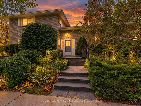 220 Edenbridge Dr, Toronto, ON M9A 3H1