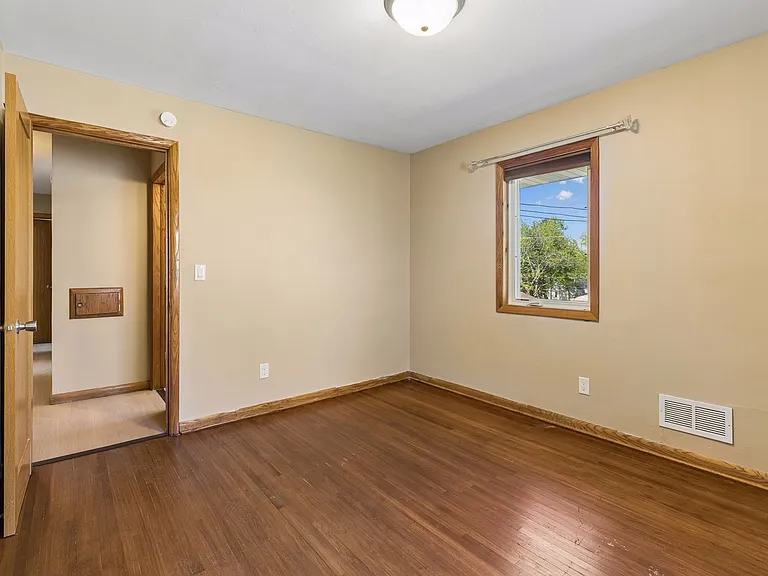 1099 Felix St — Photo 20
