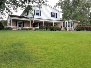 141 Hill Rd, New Holland, PA 17557