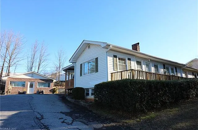 Building Photo 3