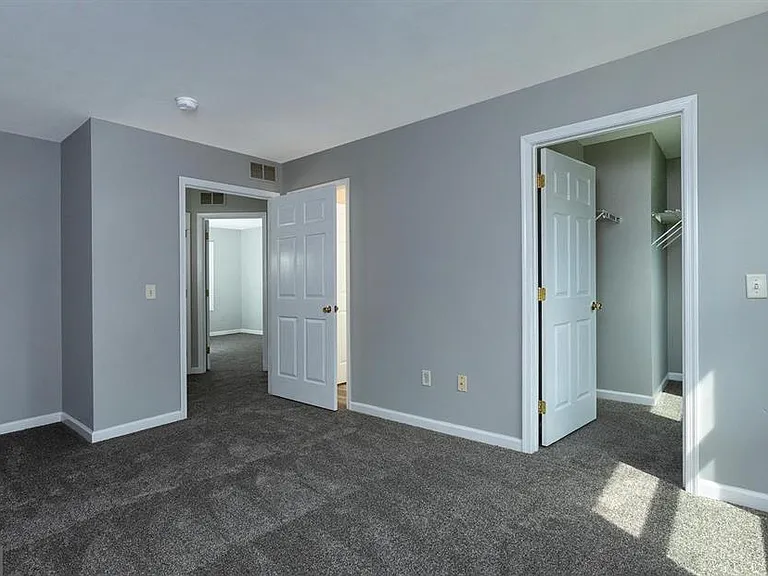 1041 Oberlin Rd — Photo 35