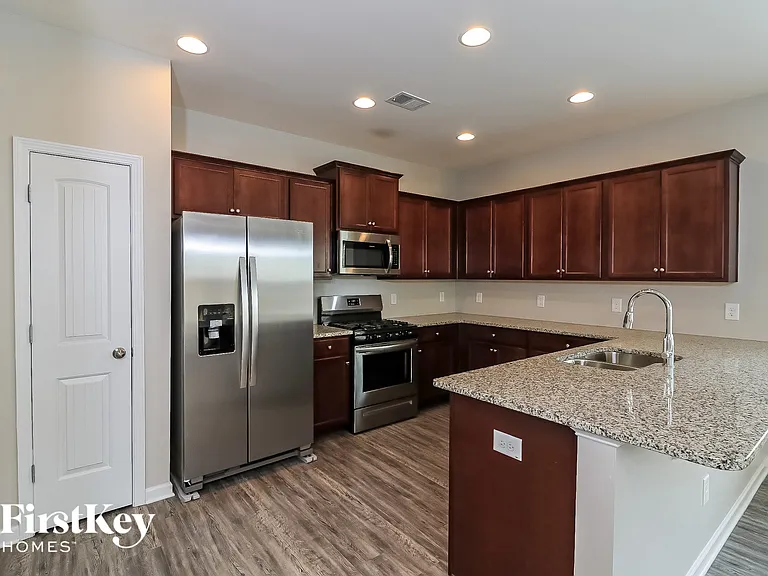195 Bryon Ln — Photo 7