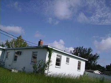 1st image of 902 Carlson Dr