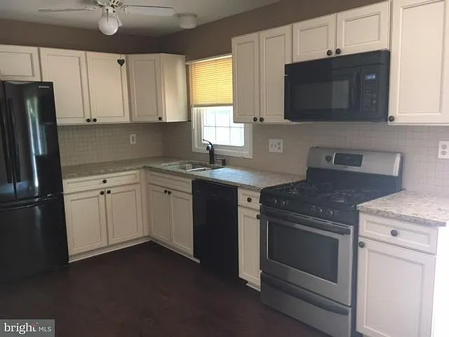 221 Barksdale Ave photo 1