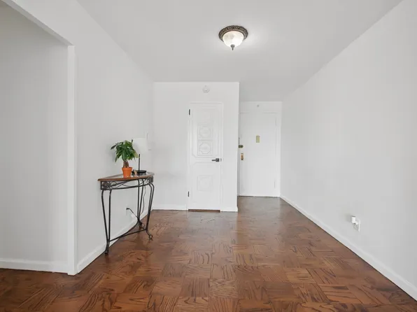 10 Huron Avenue image 5 of 37