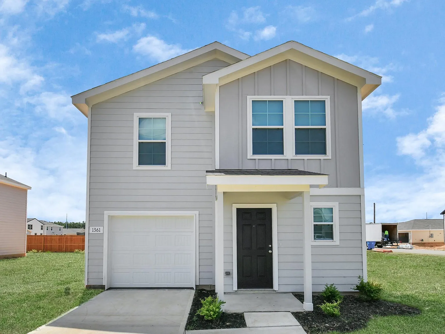 3 bed, 2.5 bath, 1600 sqft, $1,700 — Photo 2