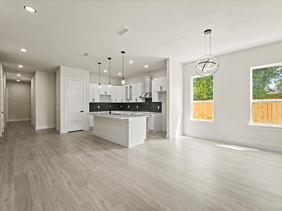 5th image of 4020 Ranger Dr