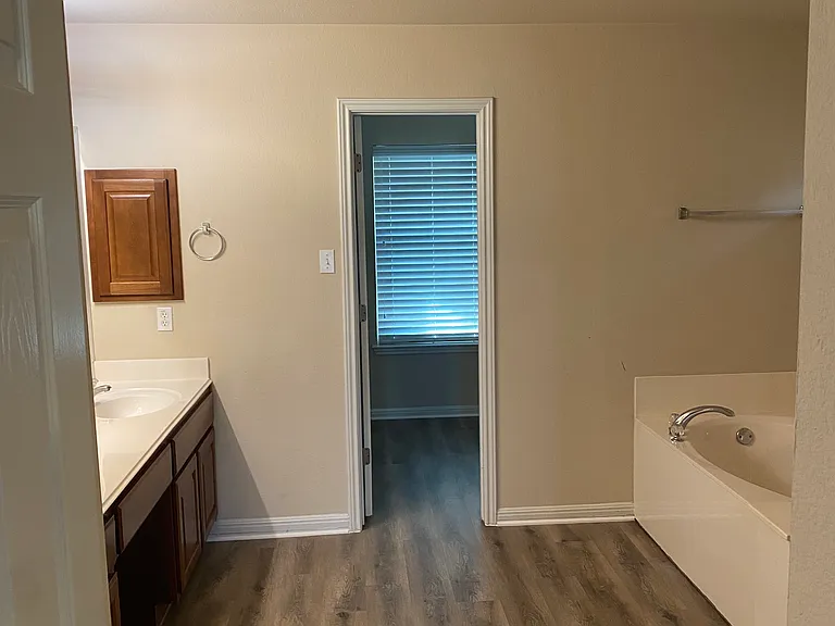 9812 Morgan Creek Dr — Photo 18