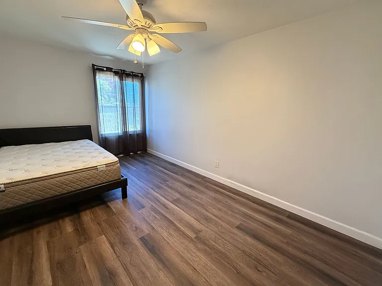 8034 Linda Vista Rd #2V — Photo 7