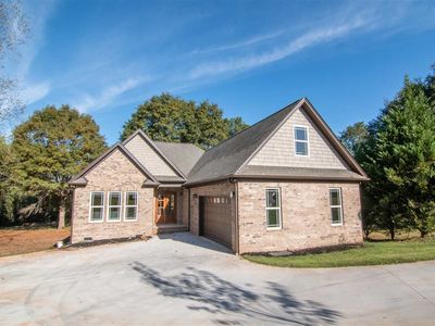 213 Nanie Myree Ln, Wellford, SC, 29385