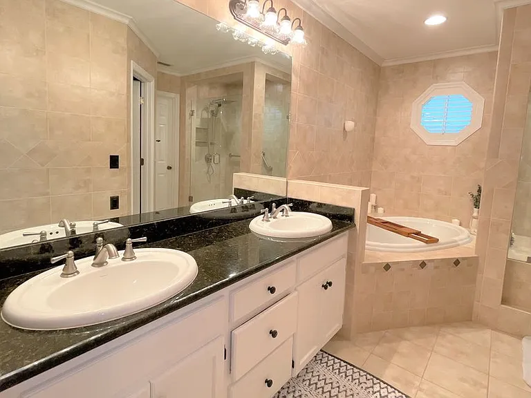 9 Stratford Ln #1 — Photo 9