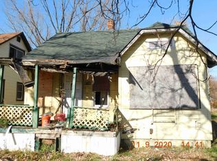 6735 Drake Rd, Detroit, MI 48212