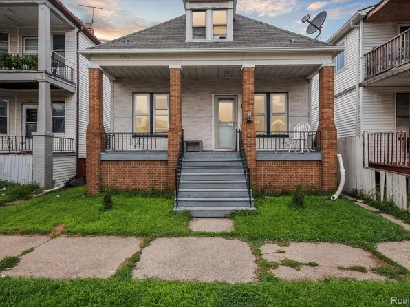 2405 Neibel St, Hamtramck, MI 48212