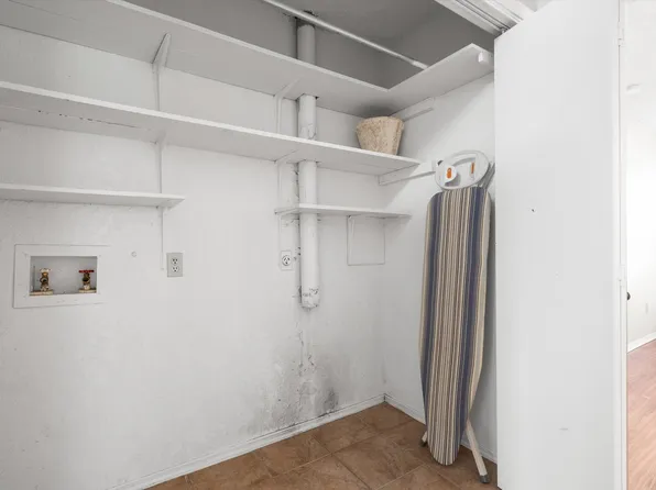 3018 Hilltop Dr, Euless, TX 76039