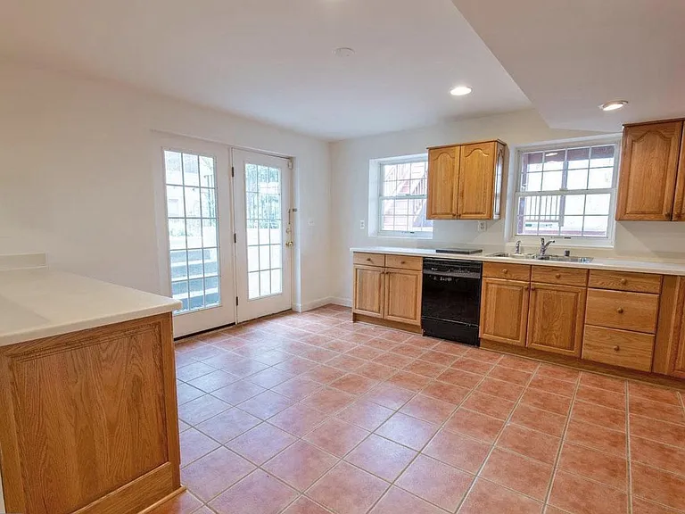 12982 Highland Oaks Ct — Photo 16
