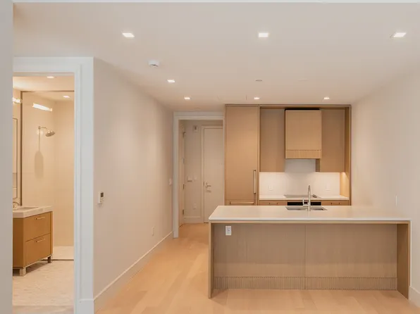 201 E 23rd St #3C, New York, NY 10010