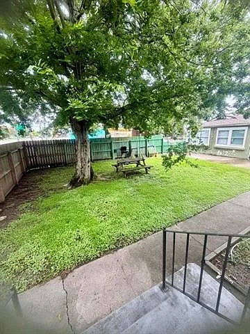 3 bed, 1.0 bath, 1400 sqft, $1,585 — Photo 4