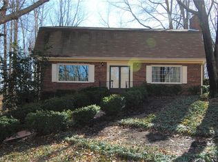 1020 Vienna Forest Dr, Pfafftown, NC 27040